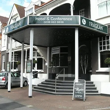 Hotel Raglan