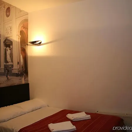 Hotel Exhibition Court 4