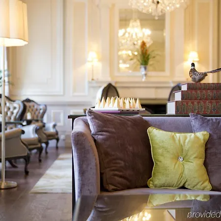 The Clermont London, Victoria Hotel
