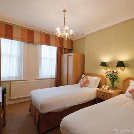 Phoenix Hotel 4*