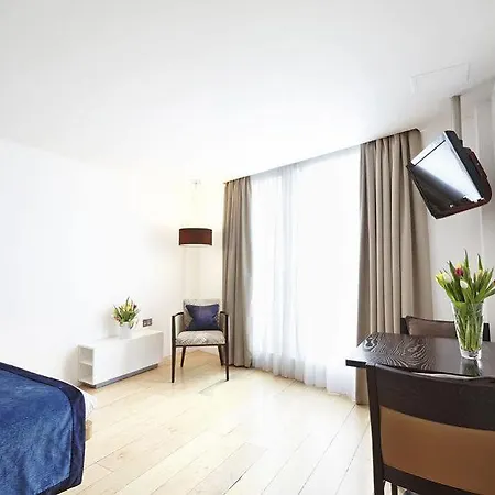By Marriott Tower Bridge 4*