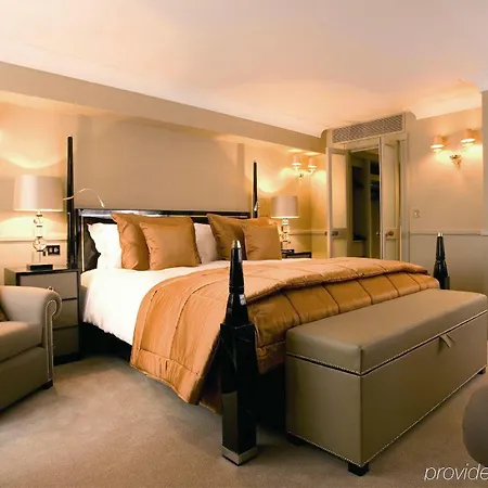 Althoff St James's & Club Hotel