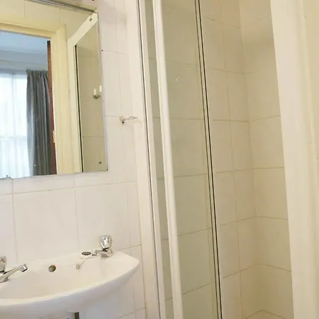 Queens Bed & Breakfast London