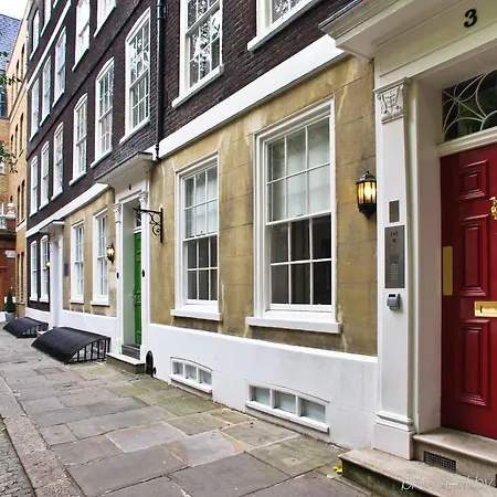 The Kings Wardrobe By Bridgestreet Hotel London