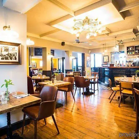 Victoria Hotel