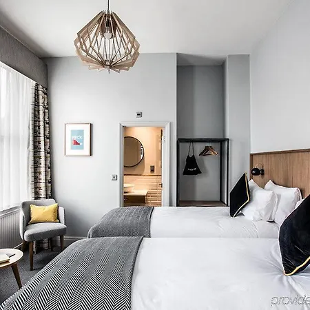 Hotel Victoria London