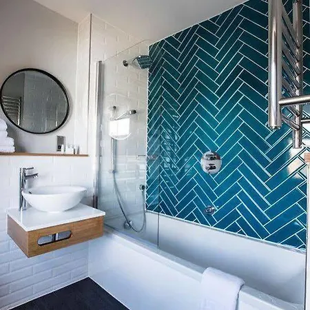 Hotel Victoria London