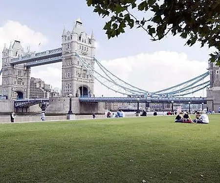 Gate House Apartments, Towerbridge Apartment *