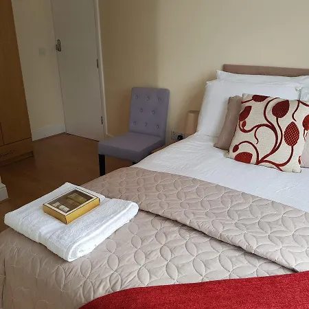 Kathleen House 3* Enfield