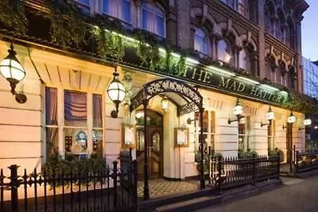 The Mad Hatter Hotel 3*