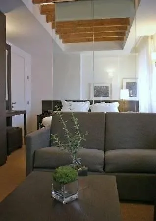 Nottingham Place Hotel 4*
