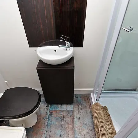 Easyroomlet Guest house London