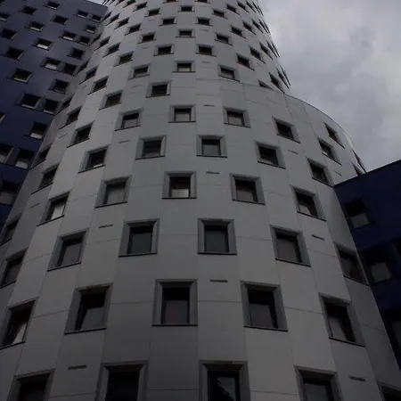 Student Haus 2*