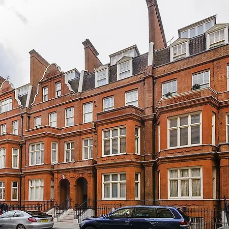 Knightsbridge *