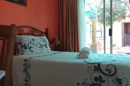 Roba Monakedi Guest Hotel Mmabatho