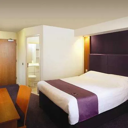 Premier London Heathrow Airport T2 & T3 - Bath Road Hotel Hounslow
