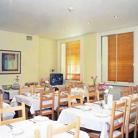 Staunton - 4*
