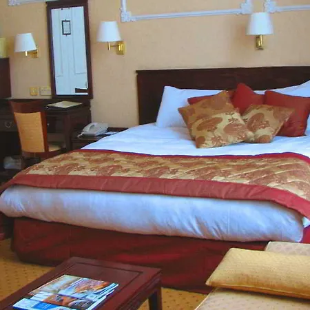 Gem Strathmore Hotel