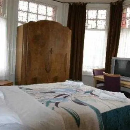 Charlie Hotel 2*