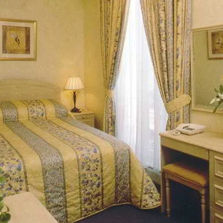 Four Season Hotel 3*