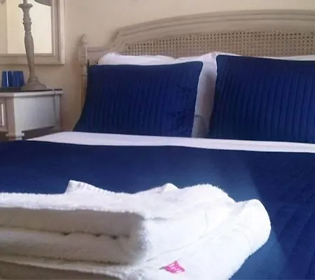 Hotel Blades