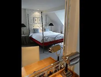 The Manor Hotel 3*