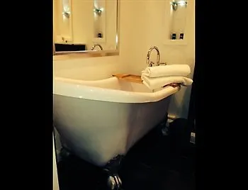 The Manor Hotel 3*