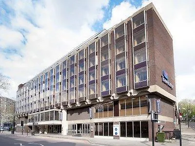 Travelodge Kings Cross Royal Scott 3* Londres