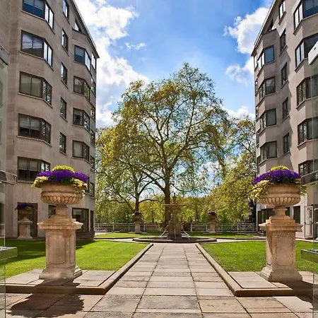 Arlington House 4*