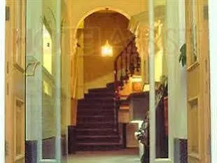 Hotel Oxford Earl's Court 3*