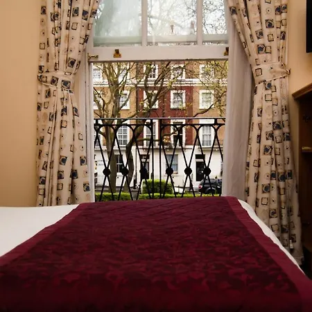 Days Hyde Park Hotel