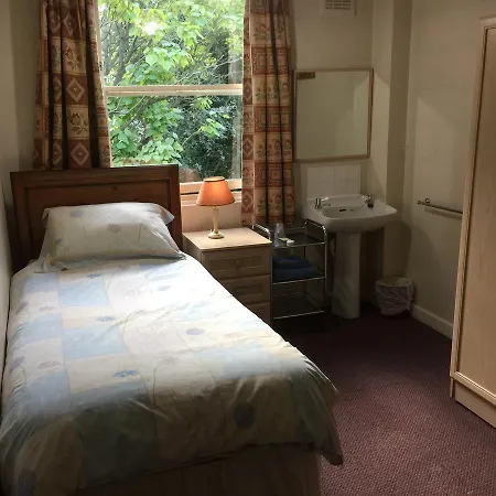 St. James's 3*