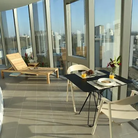 Adagio London 4* ברנטפורד