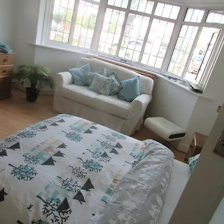 Bed & Breakfast St Mildreds 3*