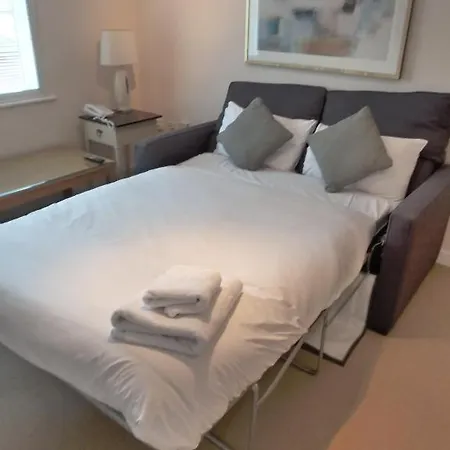Apartment Berkeley Park By Bridgestreet Hillingdon