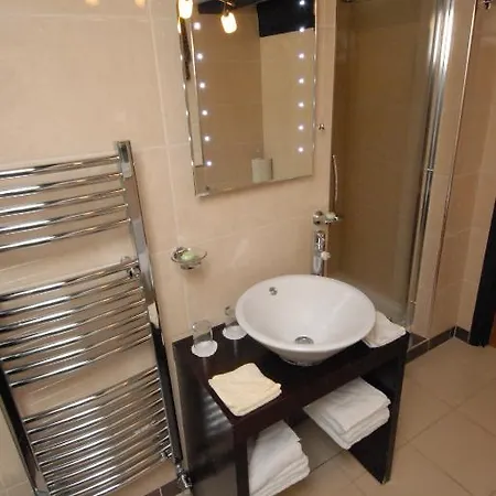 Barn London 3* Ruislip