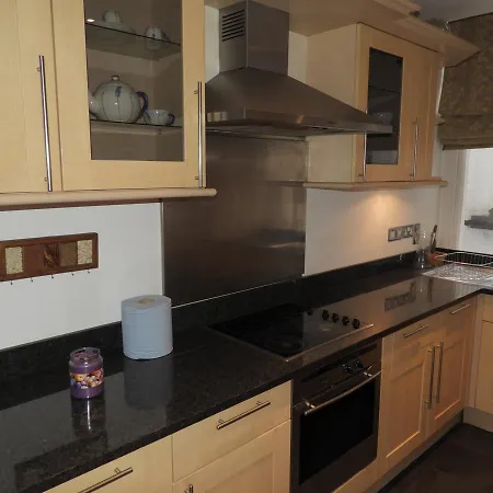 Apartment Hans Road *