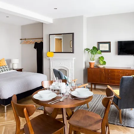 Cuckooz Mansion House Apartment