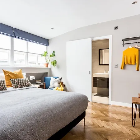 Apartment Cuckooz Mansion House London