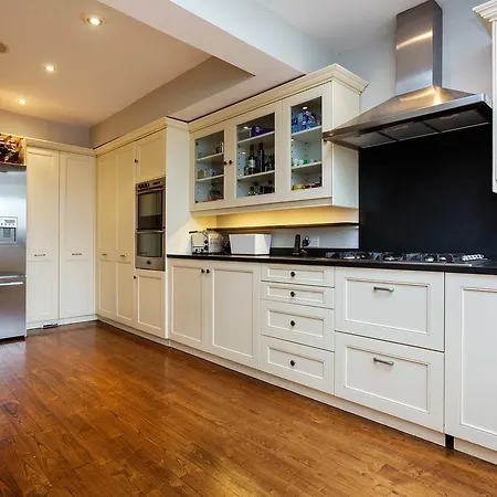 Veeve - Crouch End Family Holiday home *
