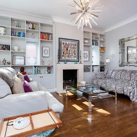 Veeve - Crouch End Family *