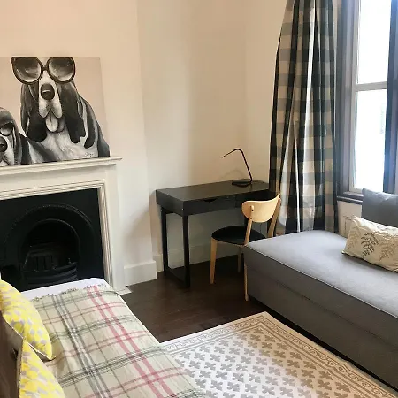 Guest house Metro W6 London