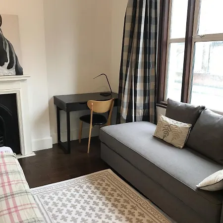 Guest house Metro W6 3*