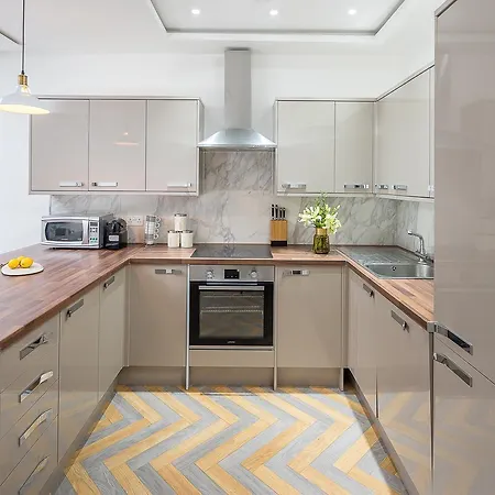 Regents Luxury Apartment *