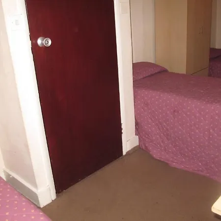 A To Z Bed & Breakfast 2*