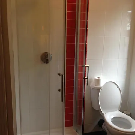 Hotel Acton Town