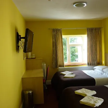 Acton Town Hotel