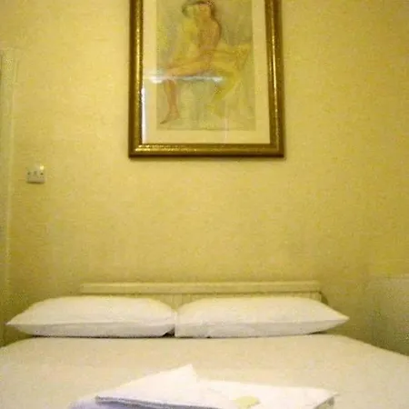 Guest house Fitzroy/cosmo 2*