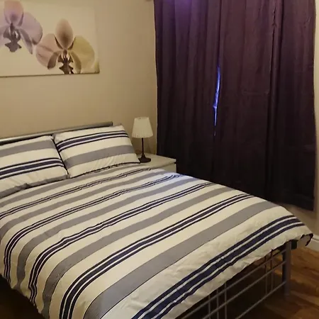 Camden Place Apartment *