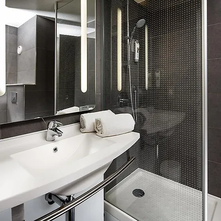 Ibis Greenwich 3*
